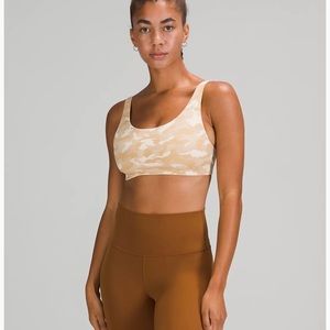 In Alignment Straight-Strap Bra 
Light Support, C/D Cup